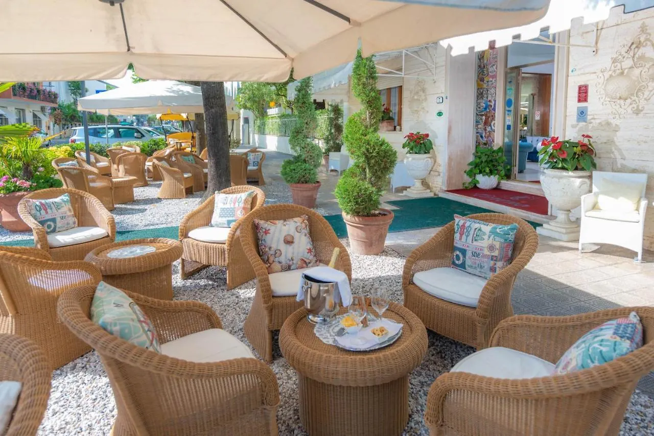 ***  Hotel Tirreno Forte dei Marmi Italy
